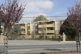 Tennyson Gardens in Hayward, CA - Building Photo - Building Photo