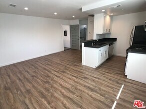 601 Normandie Ave in Los Angeles, CA - Building Photo - Building Photo