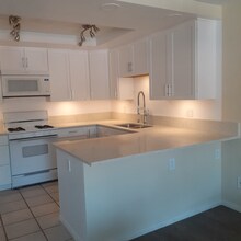 9885 Caspi Gardens Dr in Santee, CA - Foto de edificio - Building Photo