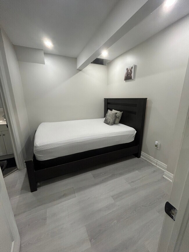 390 E 22nd St in Hamilton, ON - Building Photo - Building Photo