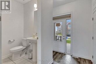 4 Saxony St in Kitchener, ON - Building Photo - Building Photo