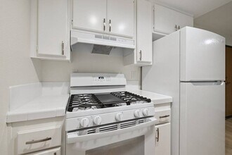 1850 Williams St in Simi Valley, CA - Building Photo - Building Photo