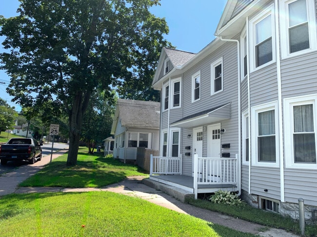 30 Cooper St, Unit 30B in Manchester, CT - Building Photo - Building Photo