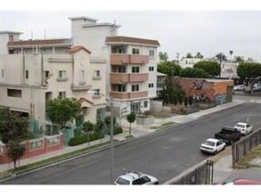 1233 Elden Ave in Los Angeles, CA - Building Photo - Building Photo