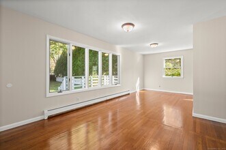 318 Old Black Rock Turnpike in Fairfield, CT - Building Photo - Building Photo