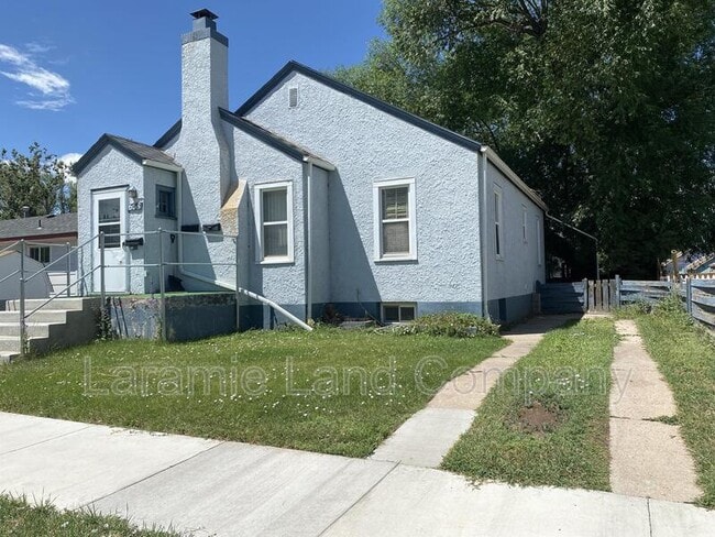 property at 658 N 10th St