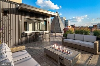 2525 Pennsylvania Ave NW in Washington, DC - Building Photo - Building Photo