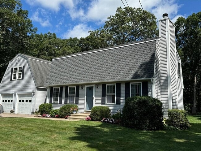 8 Healey Brook Dr in Charlestown, RI - Building Photo - Building Photo