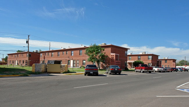 Tays North in El Paso, TX - Building Photo - Building Photo