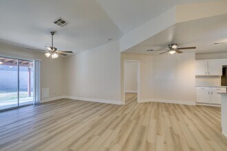 425 Nancy Dr in Henderson, NV - Building Photo - Building Photo