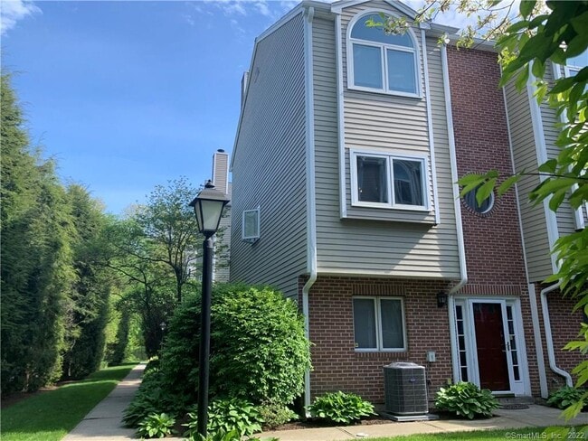 property at 7 Seir Hill Rd