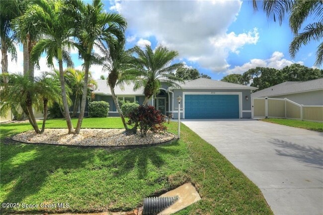 562 Rolling Hill Dr in Sebastian, FL - Building Photo - Building Photo