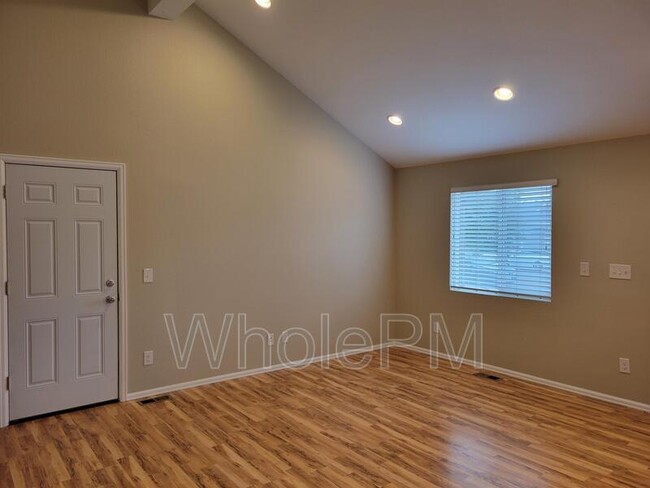 17685 E Temple Dr in Aurora, CO - Building Photo - Building Photo