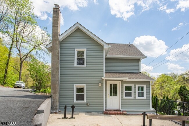 property at 294 Richard Mine Rd