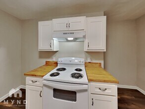 512 E University Ave in Waxahachie, TX - Building Photo - Building Photo