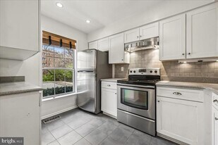 2002 Derby Ridge Ln in Silver Spring, MD - Building Photo