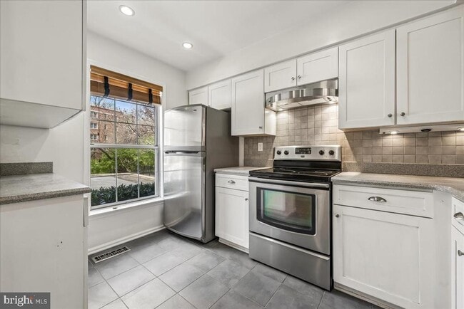 property at 2002 Derby Ridge Ln