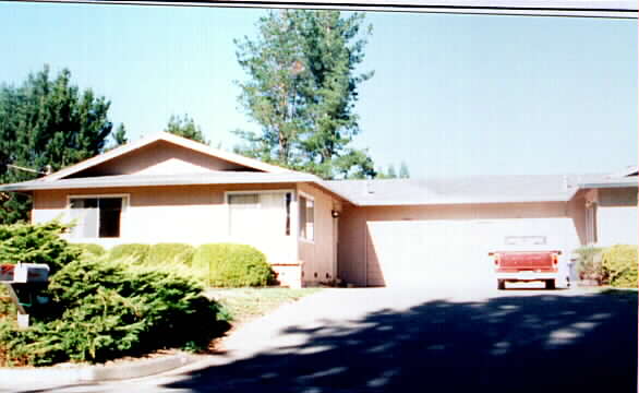 8362-8364 Mill Station Rd in Sebastopol, CA - Building Photo