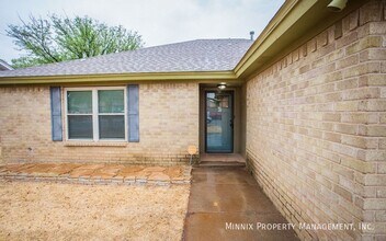 5741 Duke St in Lubbock, TX - Building Photo - Building Photo