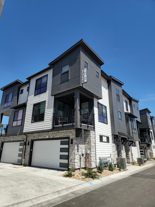 property at 2034 S Holly St