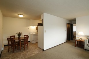 Residence on 11th in Marion, IA - Building Photo