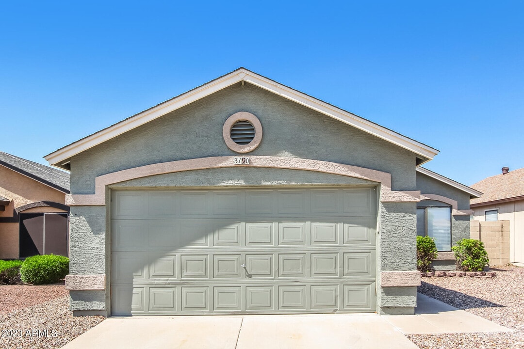 3190 W Williams Dr in Phoenix, AZ - Building Photo