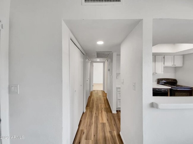 property at 1620 E Cambridge Ave