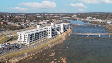 Dan River Falls in Danville, VA - Foto de edificio - Building Photo
