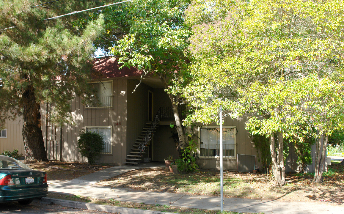 145 Lincoln St in Santa Rosa, CA - Building Photo