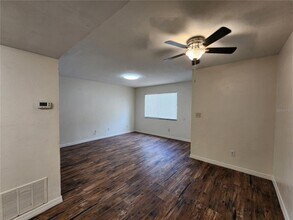 719 SW 70th Terrace-Unit -2 in Gainesville, FL - Building Photo - Building Photo