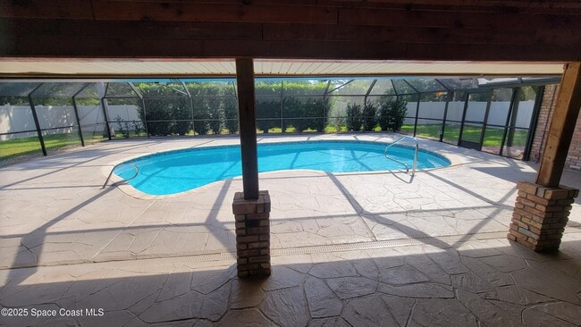 1209 Bonaventure Dr in Melbourne, FL - Foto de edificio - Building Photo