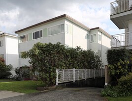 1056 W 13th Ave in Vancouver, BC - Building Photo