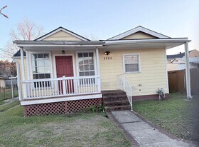 2560 Madrid St in New Orleans, LA - Building Photo