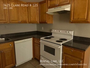 3425 Clark Rd in Sarasota, FL - Building Photo - Building Photo