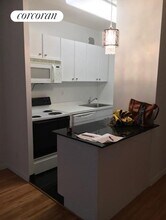 117 W 58th St in New York, NY - Building Photo - Building Photo