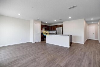 6473 Sweetbay Ln, Unit 202 in Jacksonville, FL - Foto de edificio - Building Photo