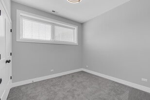 4827 S St Lawrence Ave, Unit #3 in Chicago, IL - Building Photo