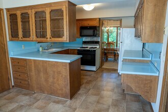 593 Rice Creek Ter NE in Fridley, MN - Foto de edificio - Building Photo