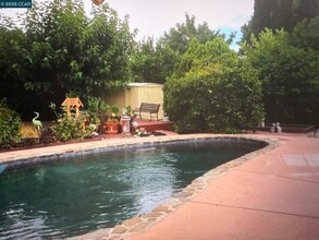 11241 Brookview Dr in Concord, CA - Building Photo - Building Photo