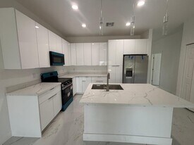 729 Lamar St E in Lehigh Acres, FL - Building Photo