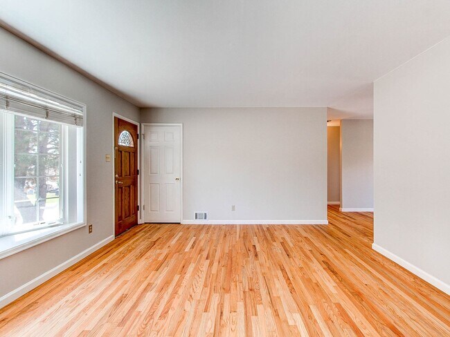 3975 W Floyd Ave in Denver, CO - Foto de edificio - Building Photo