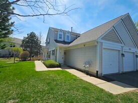 2212 Waterleaf Ct in Naperville, IL - Building Photo
