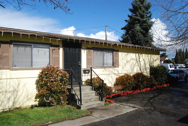 21155 Garden Ave in Hayward, CA - Building Photo - Other