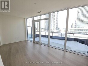 448 Burnhamthorpe Rd W in Mississauga, ON - Building Photo - Building Photo