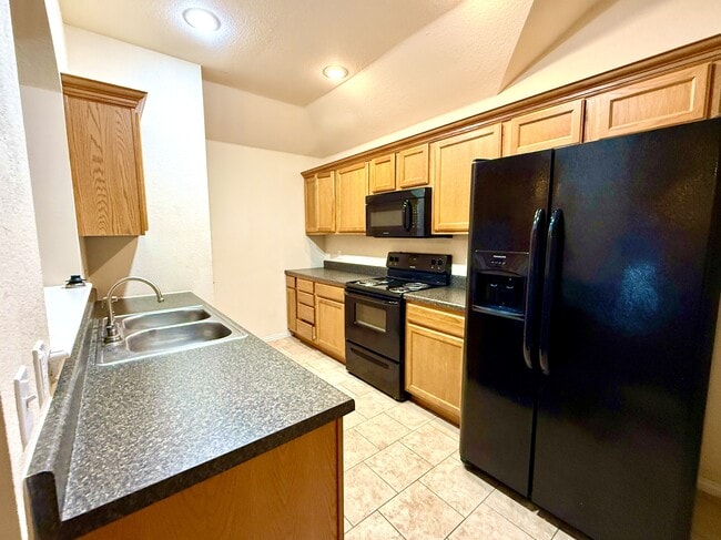 4628 Lakeshore Dr in Ardmore, OK - Building Photo - Building Photo