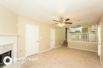 6661 Rebecca Lou Ln in Lithonia, GA - Building Photo - Building Photo