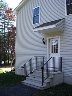 107 N Liberty St in Belchertown, MA - Building Photo - Building Photo