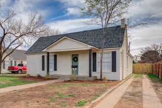 1721 23rd St in Lubbock, TX - Building Photo - Building Photo