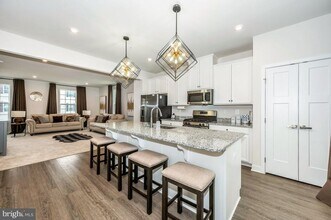324 Pemberton Park Ln in Frederick, MD - Building Photo - Building Photo