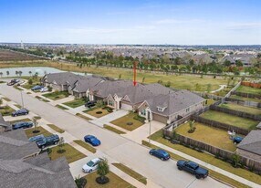 2427 Rosemary Sage Dr in Fulshear, TX - Building Photo